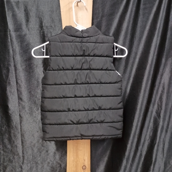 Puma Kids Vest - Black, Red, and White - Picture 8 of 8